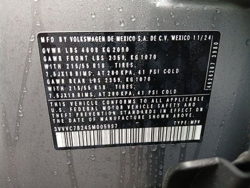 New 2025 Volkswagen Taos SE image 29