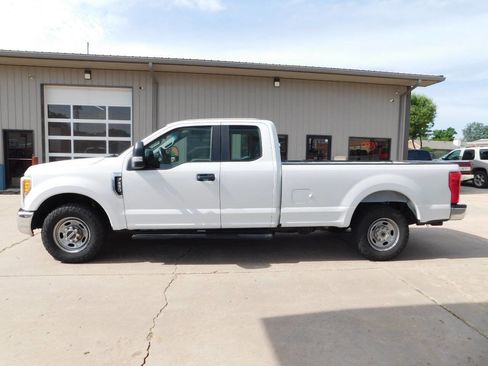 Used 2017 Ford F250 XL w/ Power Equipment Group image 8
