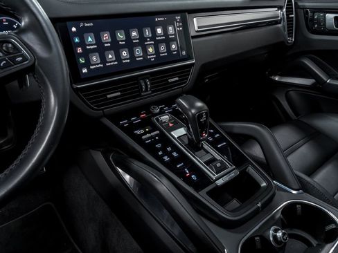 Used 2022 Porsche Cayenne Turbo AWD/4WD image 23
