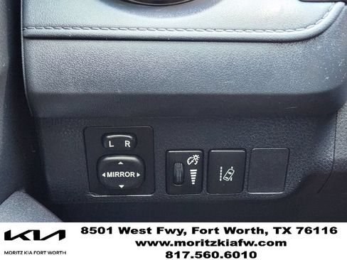 Used 2017 Toyota RAV4 LE FWD image 21