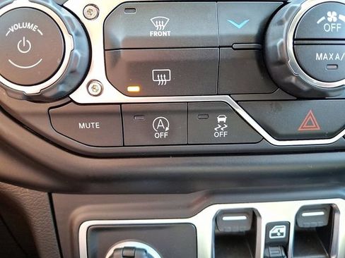 Used 2022 Jeep Wrangler Unlimited Sport AWD/4WD image 39