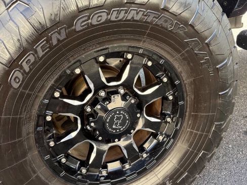 Used 2017 RAM 2500 Limited image 27