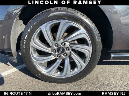 Used 2023 Lincoln Navigator Reserve image 28