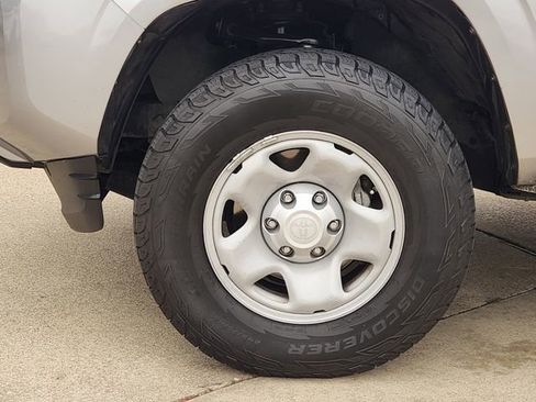 Used 2020 Toyota Tacoma SR w/ SR Convenience Package RWD image 8
