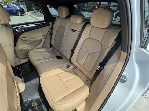 New 2026 Porsche Macan image 16