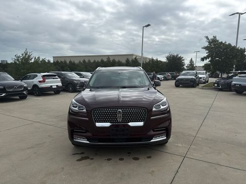 Used 2022 Lincoln Aviator Reserve w/ Equipment Group 201A AWD/4WD image 2