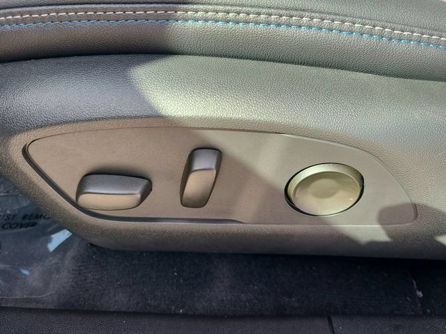 New 2026 Chevrolet Equinox EV LT w/ LPO, Blackout Package FWD image 24