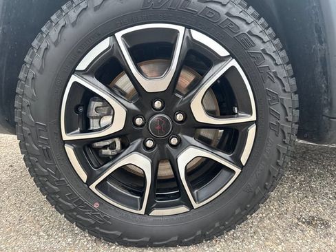 Used 2025 Jeep Compass Trailhawk AWD/4WD image 16