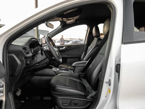 Used 2025 Ford Escape ST-Line image 32