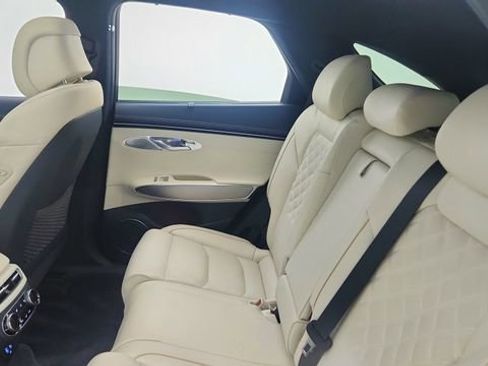 Used 2025 Genesis Electrified GV70 Advanced w/ Prestige Package image 29