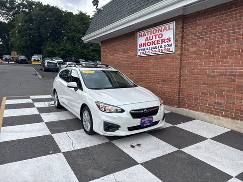 Used 2017 Subaru Impreza 2.0i Premium AWD/4WD image 1