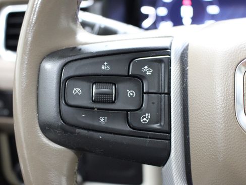 Used 2023 GMC Yukon XL Denali RWD image 12