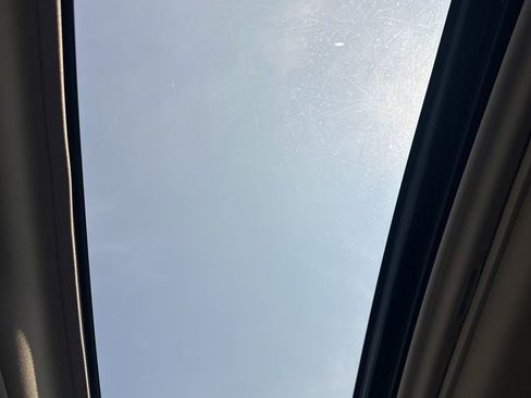 Used 2018 Subaru Outback 3.6R Touring image 26