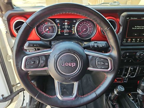 Used 2022 Jeep Wrangler Unlimited Rubicon w/ LED Lighting Group AWD/4WD image 19