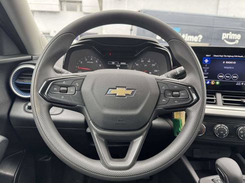 Used 2024 Chevrolet Trax LS FWD image 12