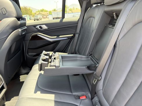 Used 2021 BMW X5 xDrive40i w/ M Sport Package AWD/4WD image 19