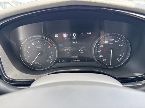 Used 2022 Cadillac XT6 Premium Luxury w/ Technology Package AWD/4WD image 16