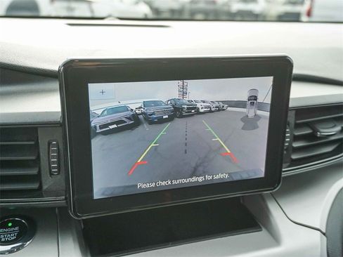 Used 2021 Ford Explorer XLT image 23