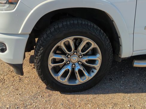 Used 2021 RAM 1500 Laramie w/ Sport Appearance Package image 11