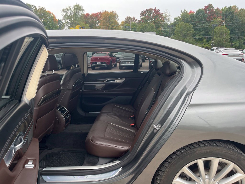 Used 2016 BMW 740i RWD image 28