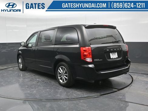 Used 2016 Dodge Grand Caravan SE image 8