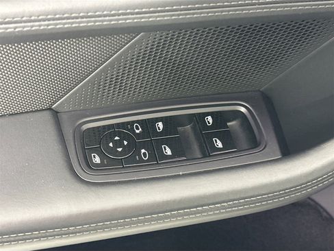 Certified 2020 Porsche Taycan Turbo S image 31