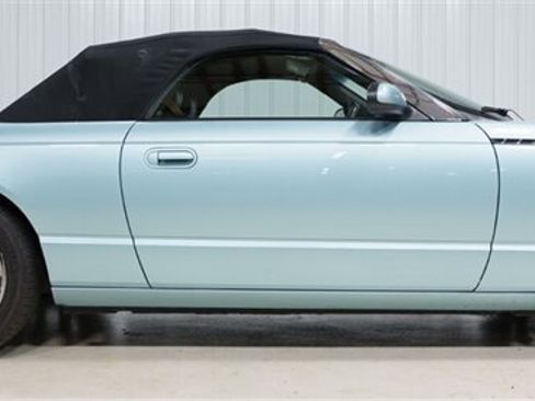 Used 2002 Ford Thunderbird RWD image 18