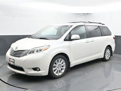 Used 2016 Toyota Sienna Limited Premium AWD/4WD image 6