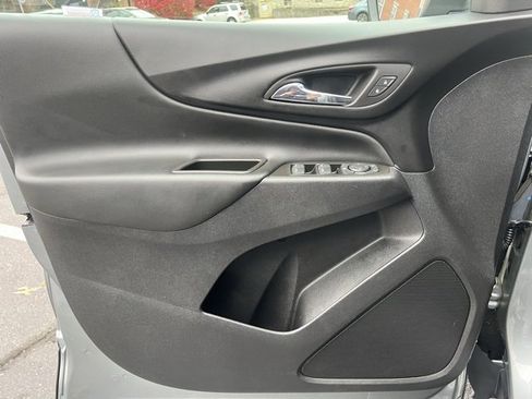 Used 2023 Chevrolet Equinox LT image 8