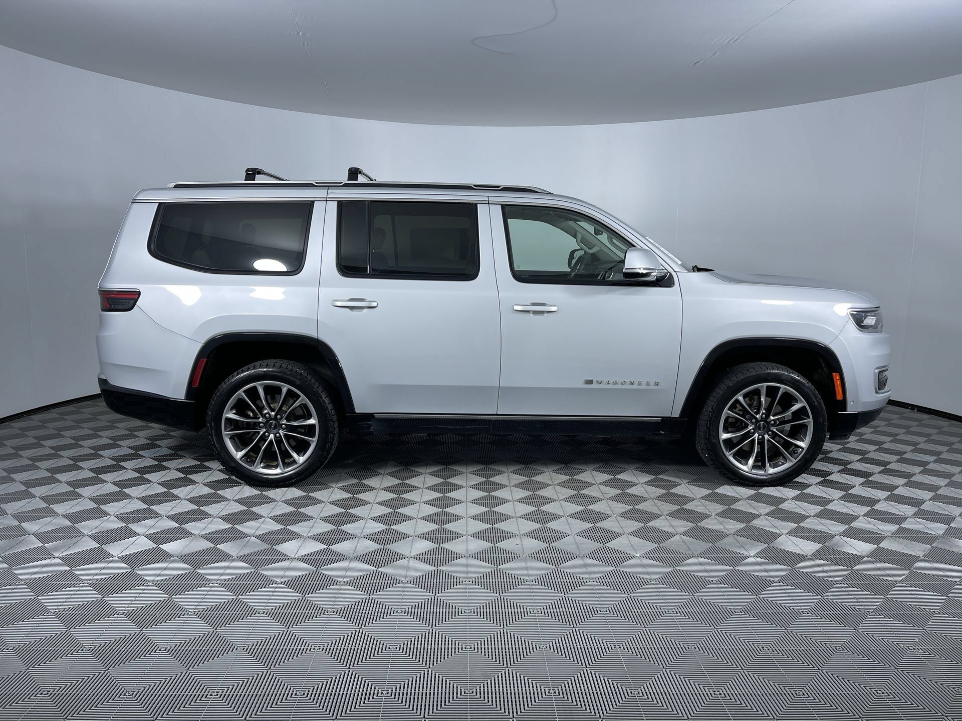 Used 2022 Jeep Wagoneer Series III w/ Premium Group I AWD/4WD image 10