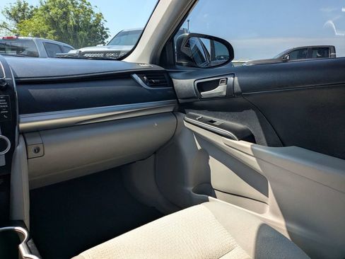 Used 2014 Toyota Camry LE FWD image 13