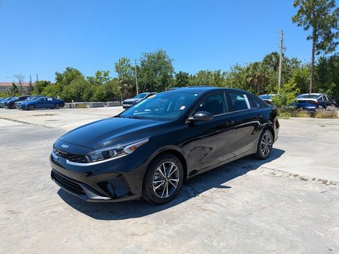 Certified 2024 Kia Forte LXS FWD image 4