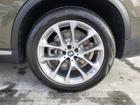 New 2026 BMW X5 xDrive50e w/ Climate Comfort Package image 27