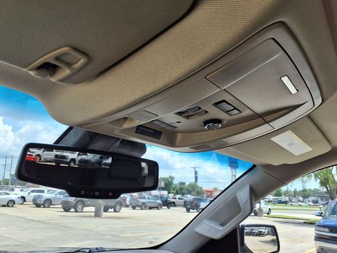 Used 2017 Chevrolet Tahoe Premier AWD/4WD image 29