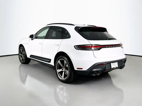 Certified 2025 Porsche Macan AWD/4WD image 3
