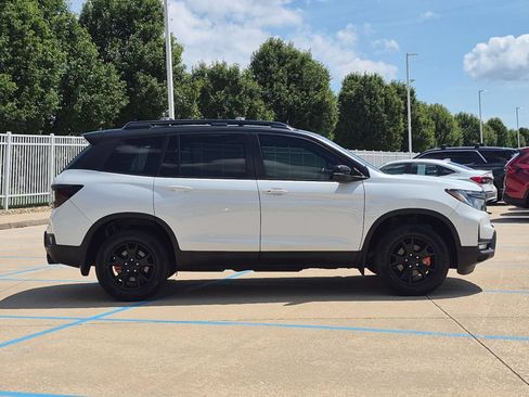 Certified 2022 Honda Passport TrailSport image 5