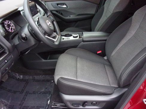 Used 2023 Nissan Rogue SV AWD/4WD image 9