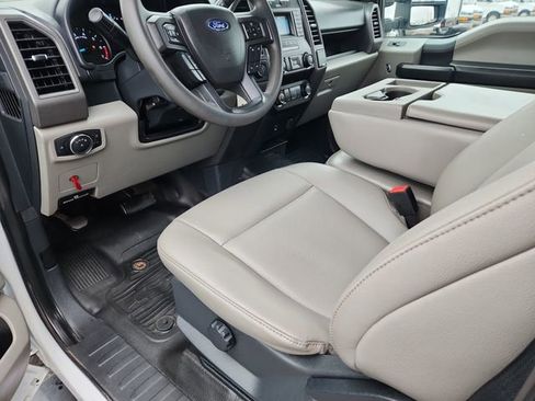 Used 2022 Ford F250 XL w/ Power Equipment Group image 19