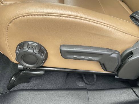 Used 2022 Jeep Wrangler Unlimited Sahara w/ Cold Weather Group image 17