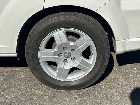 Used 2009 Dodge Caliber SXT image 6