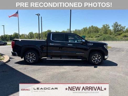 Used 2023 GMC Sierra 1500 SLT w/ X31 Off-Road Package AWD/4WD image 6