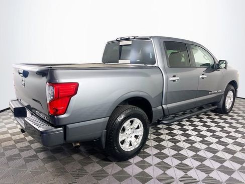 Used 2018 Nissan Titan SV w/ SV Convenience Package AWD/4WD image 8