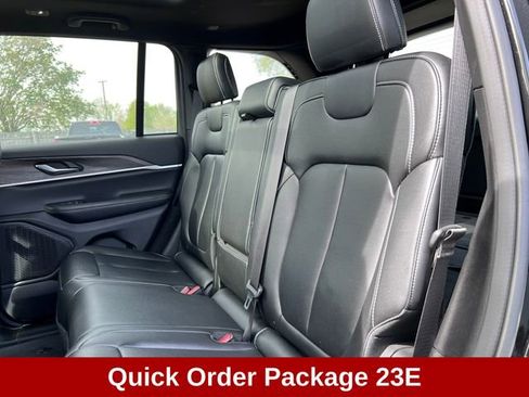Used 2024 Jeep Grand Cherokee Limited w/ Black Appearance Package AWD/4WD image 3