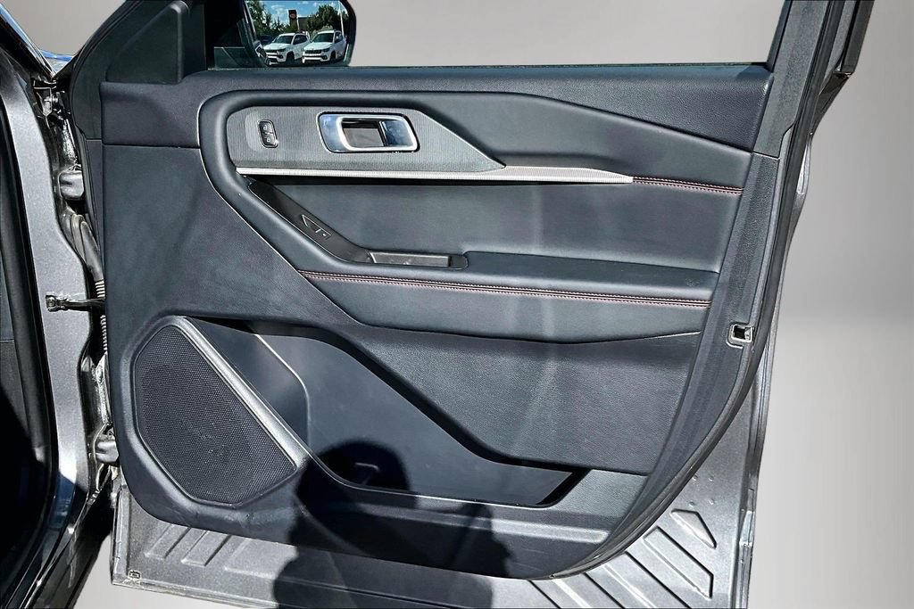 Used 2025 Ford Explorer ST-Line AWD/4WD image 28