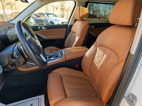 Used 2023 BMW X7 xDrive40i w/ Premium Package image 21