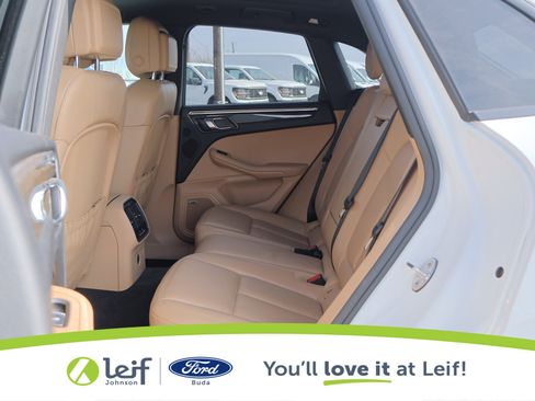 Used 2018 Porsche Macan image 28