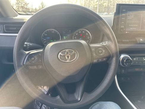 Used 2022 Toyota RAV4 XLE image 27