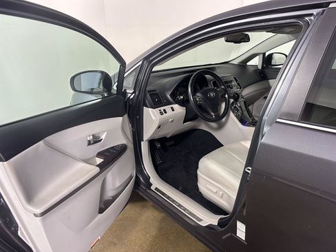 Used 2009 Toyota Venza AWD image 2
