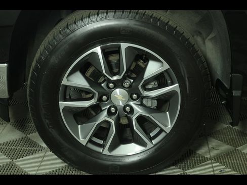 Used 2024 Chevrolet Silverado 1500 LT AWD/4WD image 14