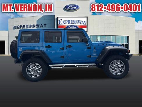 Used 2015 Jeep Wrangler Unlimited Sahara w/ Trailer Tow Group AWD/4WD image 4